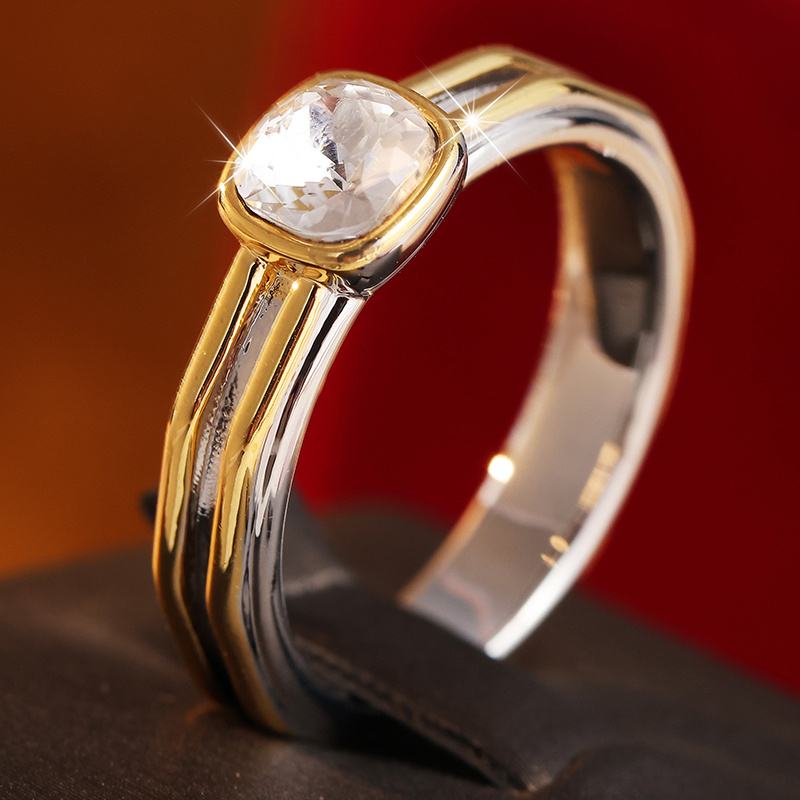 Women's Contrasting Color Square Pillow Synthetic Zirconia Ring